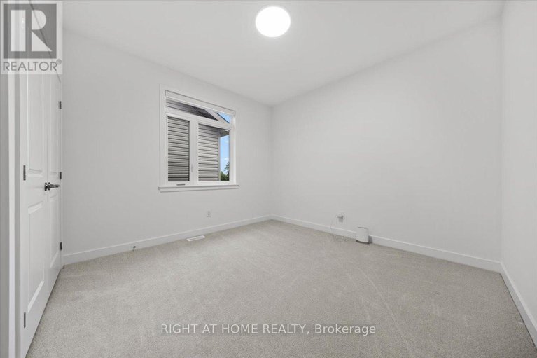 28770534/610-kenabeek-terrace/riverside-southgloucester-glen/ottawa/ontario/K4M0M3_36