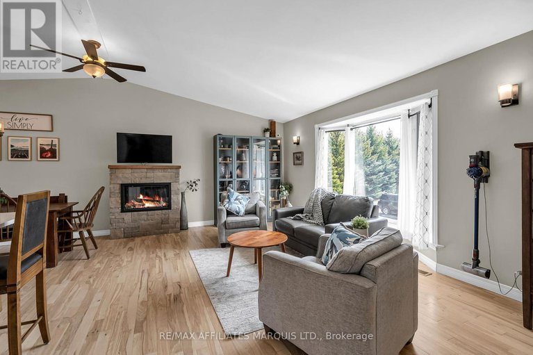 28334073/4239-county-rd-11-road/south-stormont-osnabruck-twp/south-stormont/ontario/K7R3L2_7