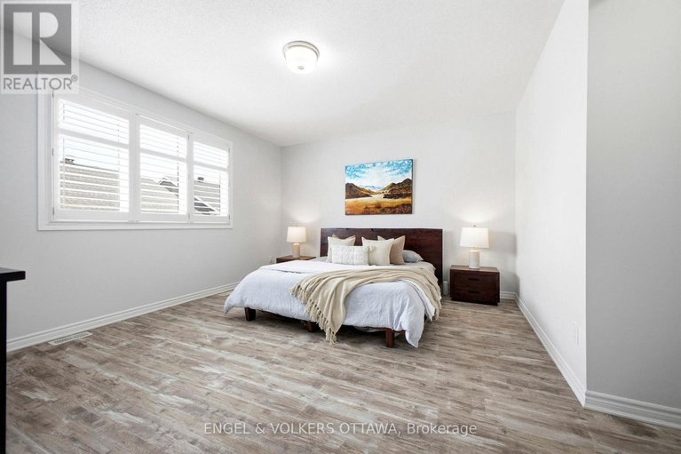 29515516/252-rue-des-soldats-riendeau-street/half-moon-bay/ottawa/ontario/K2J5Z4_20