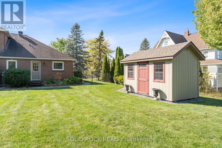 28931406/5569-whitewood-avenue/manotick-village-manotick-estates/ottawa/ontario/K4M1E1_45
