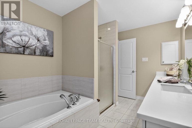 29411434/379-langrell-crescent/strandherd/ottawa/ontario/K2J5R8_32