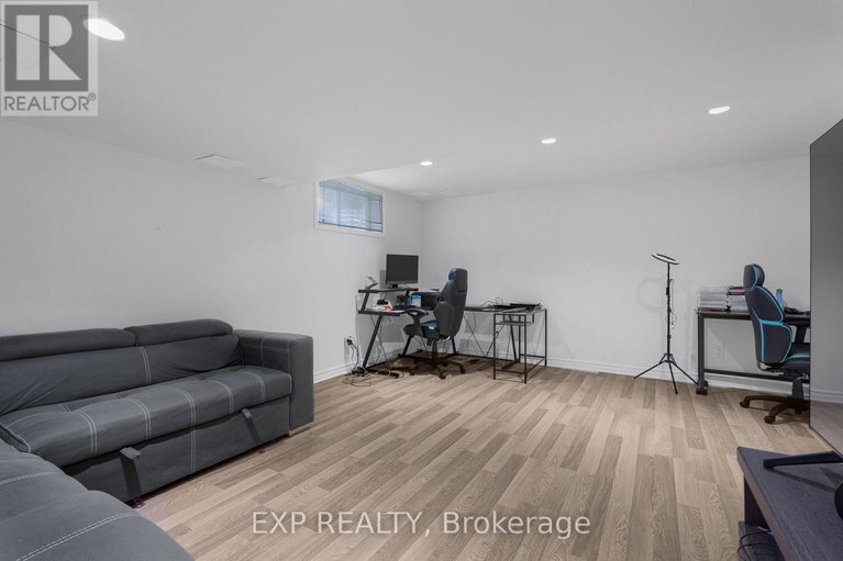 29270369/44-tobermory-crescent/morgans-grantsouth-march/ottawa/ontario/K2K3M4_27