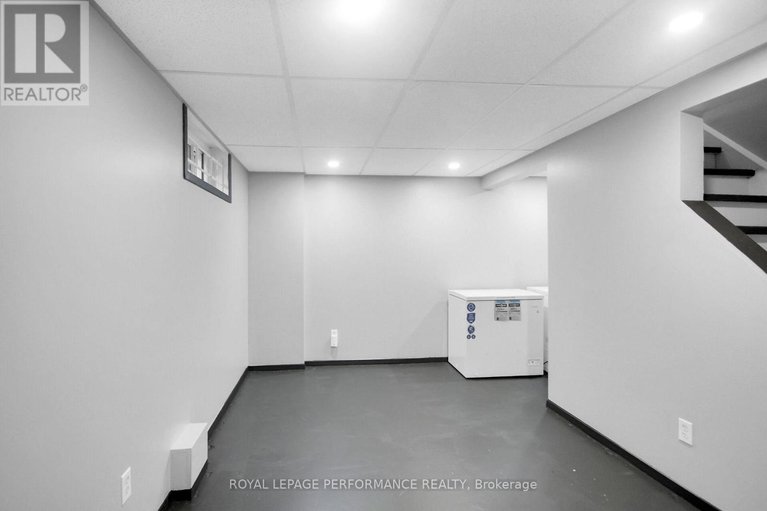 29466817/360-woodfield-drive/tanglewood/ottawa/ontario/K2G3W9_32