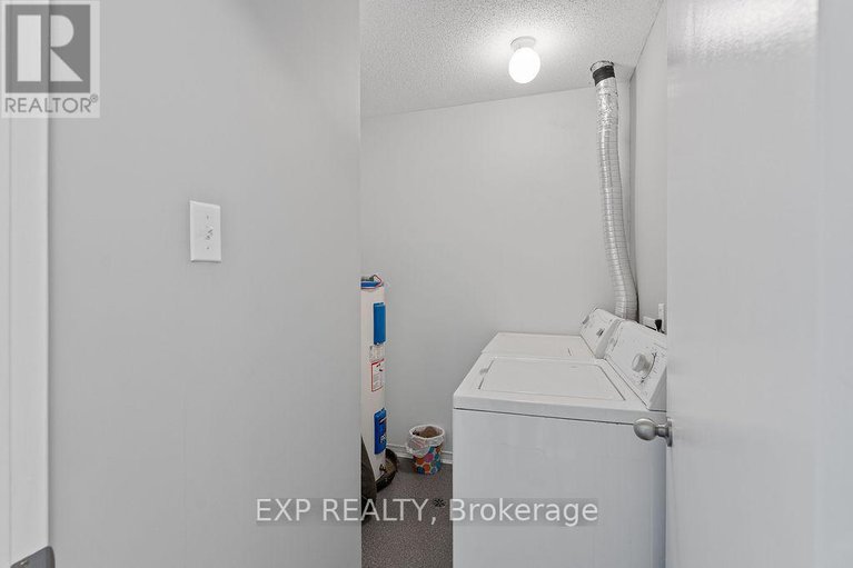 28765564/202-299-castor-street/village-of-russell/russell/ontario/K4R1E9_27