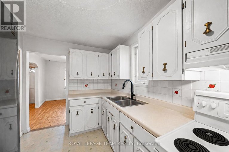 29656650/26-starwood-road/meadowlandsst-claire-gardens/ottawa/ontario/K2G1Y8_12