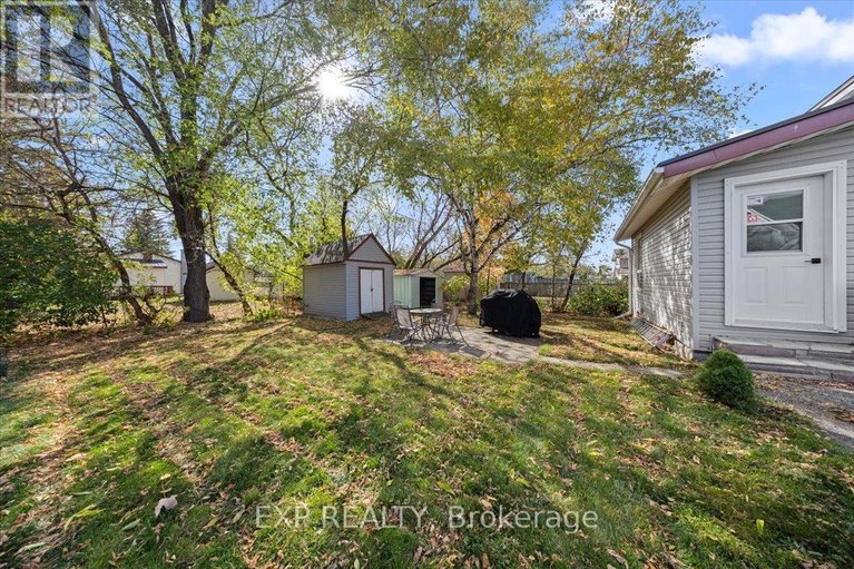 29246860/377-lisgar-avenue/renfrew/renfrew/ontario/K7V3N3_25