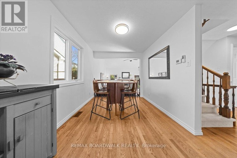 29671423/1837-windflower-way/chapel-hill/ottawa/ontario/K1C5Z8_6