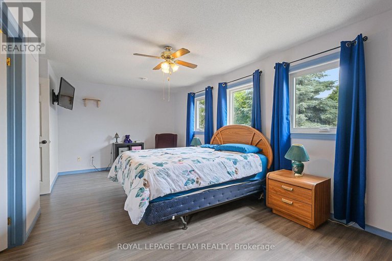 28526428/50-rowe-drive/katimavik/ottawa/ontario/K2L3Y7_21
