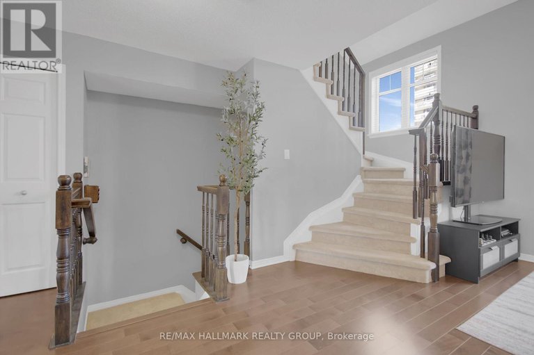 28565697/9-671-reardon-private/heron-gateindustrial-park/ottawa/ontario/K1V2K8_5