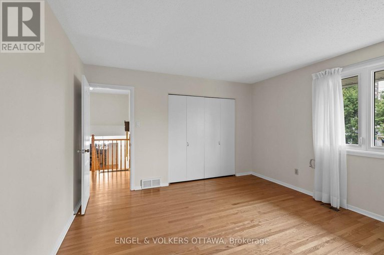 29184824/3348-kodiak-street/south-keys/ottawa/ontario/K1V7S8_23