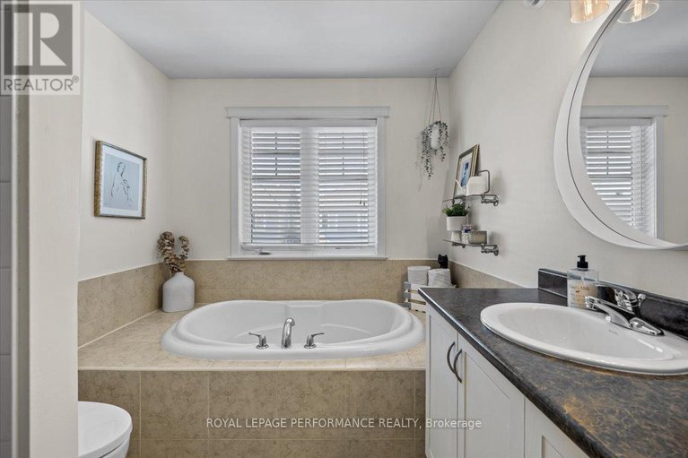 29246573/416-rochefort-circle/avalon-west/ottawa/ontario/K4A0M8_22