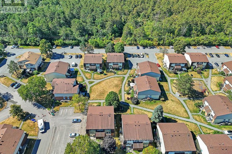 28759659/c-9-forester-crescent/westcliffe-estates/ottawa/ontario/K2H8Y1_26