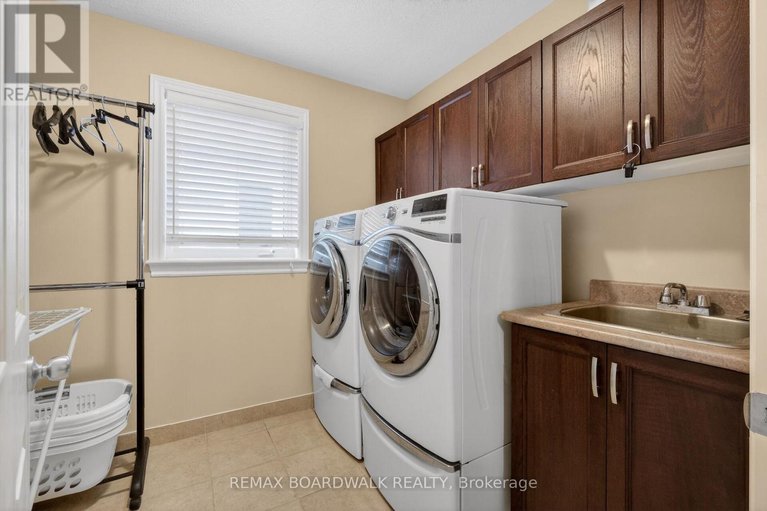 29627313/241-denali-way/stittsville-north/ottawa/ontario/K2S0N1_32