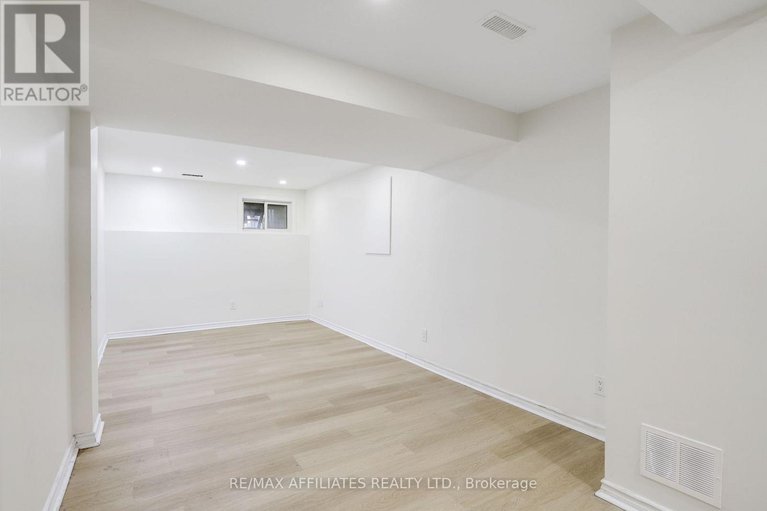 29170194/37-472-sandhamn-private/hunt-club-parkgreenboro/ottawa/ontario/K1T2Z4_33