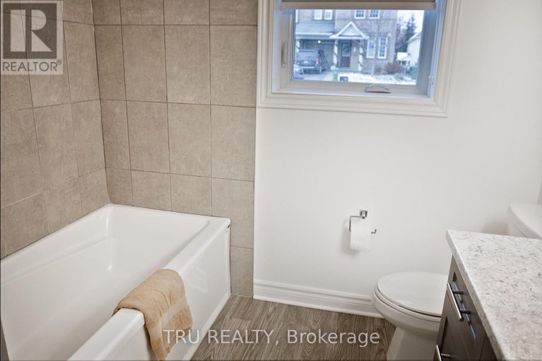 27713359/2-58-barnstone-drive/ottawa/ontario/K2G4R6_12