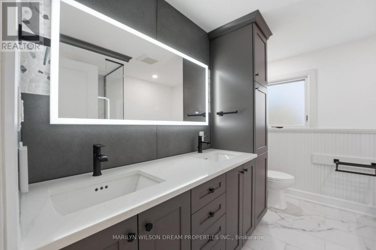 29579532/33-commanche-drive/city-viewskylinefisher-heightsparkwood-hills/ottawa/ontario/K2E6E8_24