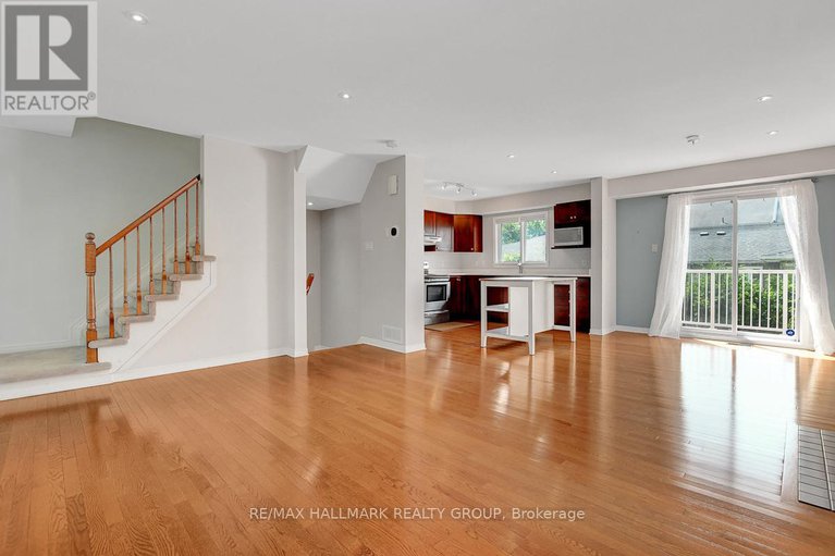 28576253/553-burleigh-private/cyrville/ottawa/ontario/K1J1J9_9