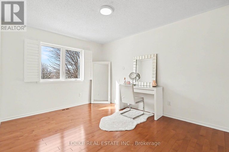 29468634/6020-longleaf-drive/orleans-village/ottawa/ontario/K1W1J2_31