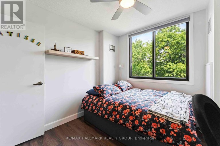28620616/406-333-chapel-street/sandy-hill/ottawa/ontario/K1N8Y8_15