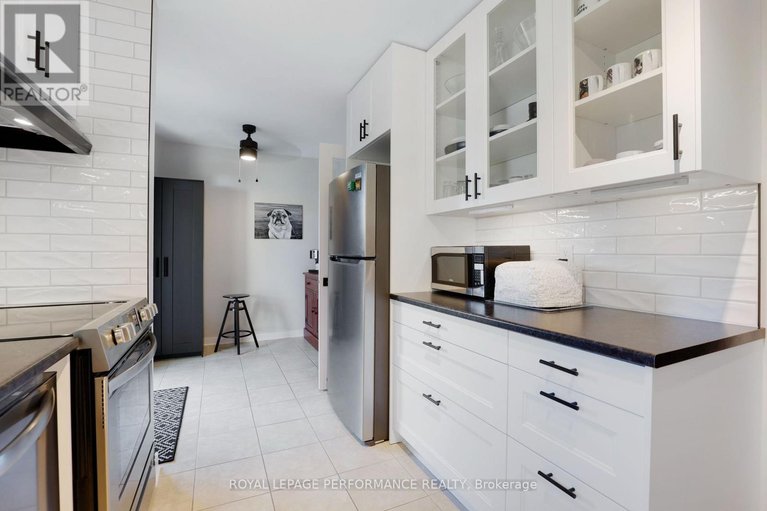 28988319/147-2111-montreal-road/beaconwood/ottawa/ontario/K1J8M8_14