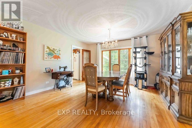 28788281/878-ivanhoe-avenue/queensway-terrace-north/ottawa/ontario/K2B5S5_9
