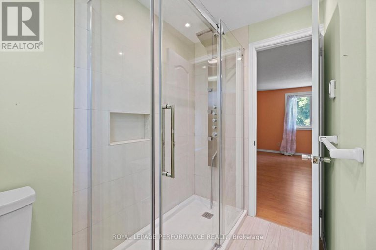 28857396/198-park-grove-drive/queenswood-heights-south/ottawa/ontario/K1E2T1_27
