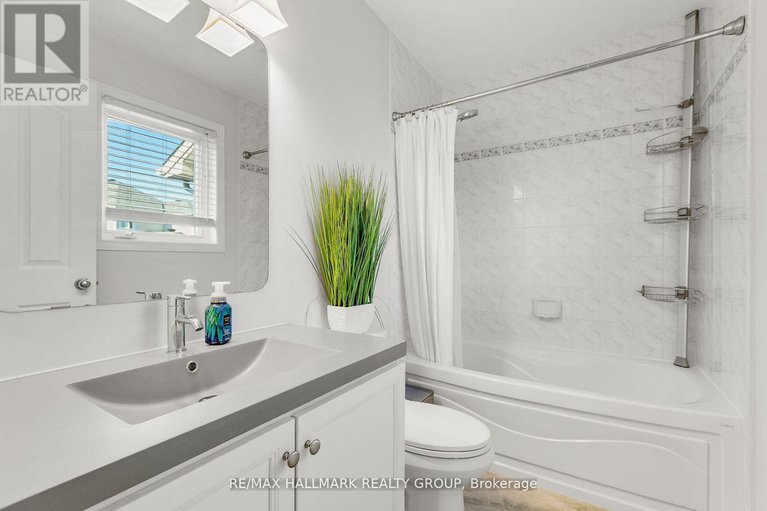 28990244/31-saddlesmith-circle/emerald-meadowstrailwest/ottawa/ontario/K2M2Y8_21