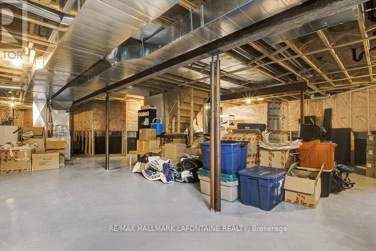 29570539/315-rustic-hills-crescent/springridgeeast-village/ottawa/ontario/K4A5A8_43