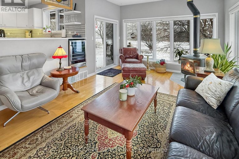 29501033/6298-maclean-court/south-glengarry-lancaster-twp/south-glengarry/ontario/K0C1E0_20