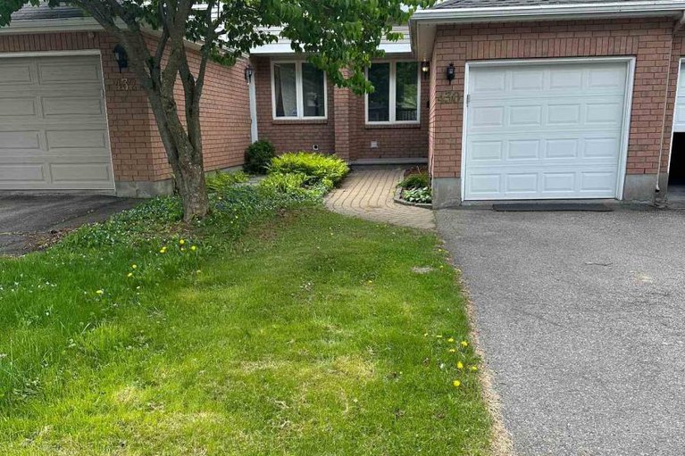 28039970/430-lawler-crescent/chatelaine-village/ottawa/ontario/K4A3Y3_1