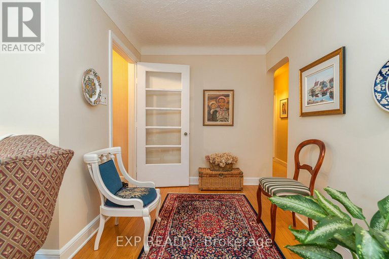 29009959/504-thessaly-circle/alta-vistafaircrest-heights/ottawa/ontario/K1H5W5_10