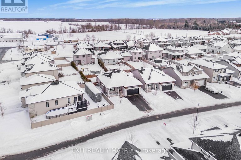 29468824/128-lyon-street/embrun/russell/ontario/K0A1W0_33