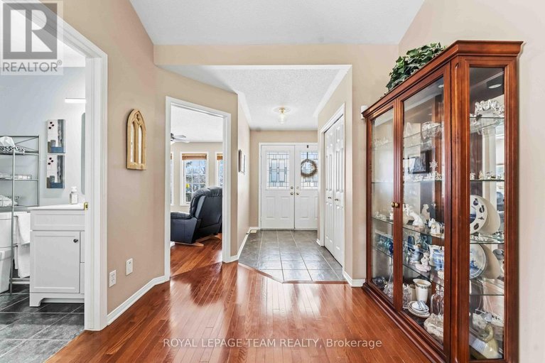 29666144/45-burnstead-crescent/emerald-meadowstrailwest/ottawa/ontario/K2M2T4_4