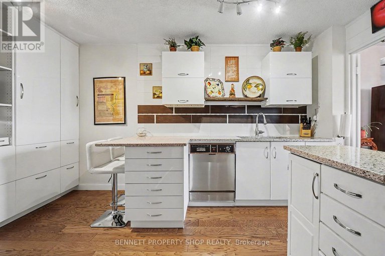 29281419/1402-505-st-laurent-boulevard/viscount-alexander-park/ottawa/ontario/K1K3X4_3