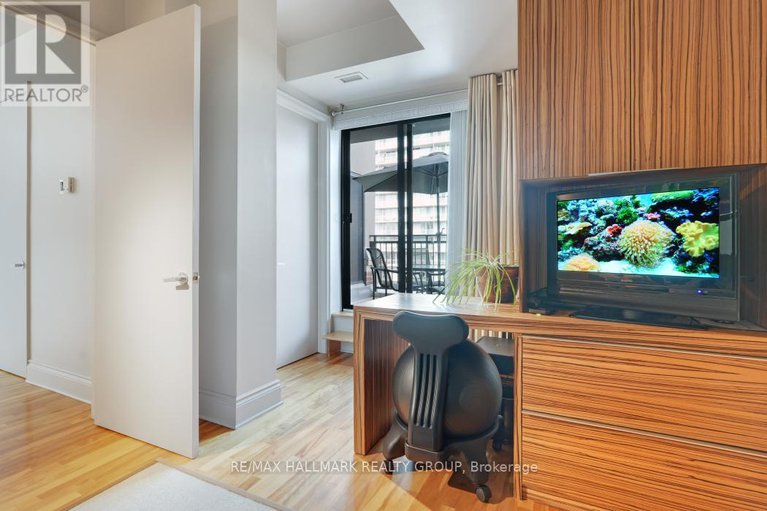 28811810/ph2-364-cooper-street/ottawa-centre/ottawa/ontario/K2P2P3_16