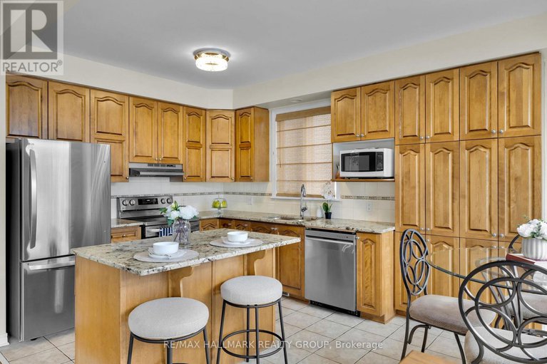 28907952/1924-lobelia-way/springridgeeast-village/ottawa/ontario/K4A4R1_21