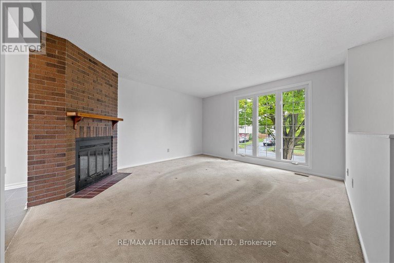 28917185/1610-schouten-drive/bilberry-creekqueenswood-heights/ottawa/ontario/K1E2J4_5