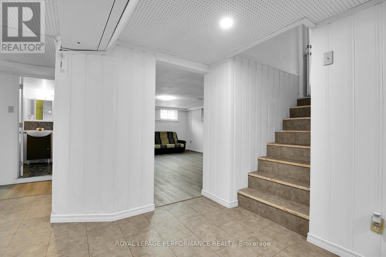 28522253/1379-mayview-avenue/carlington/ottawa/ontario/K1Z8H6_21
