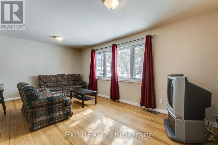28712668/655-gardenvale-road-w/castle-heightsrideau-high/ottawa/ontario/K1K1E3_7