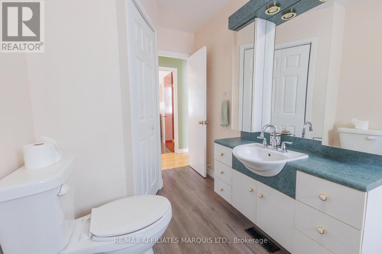 29400104/137-park-avenue/alexandria/north-glengarry/ontario/K0C1A0_14