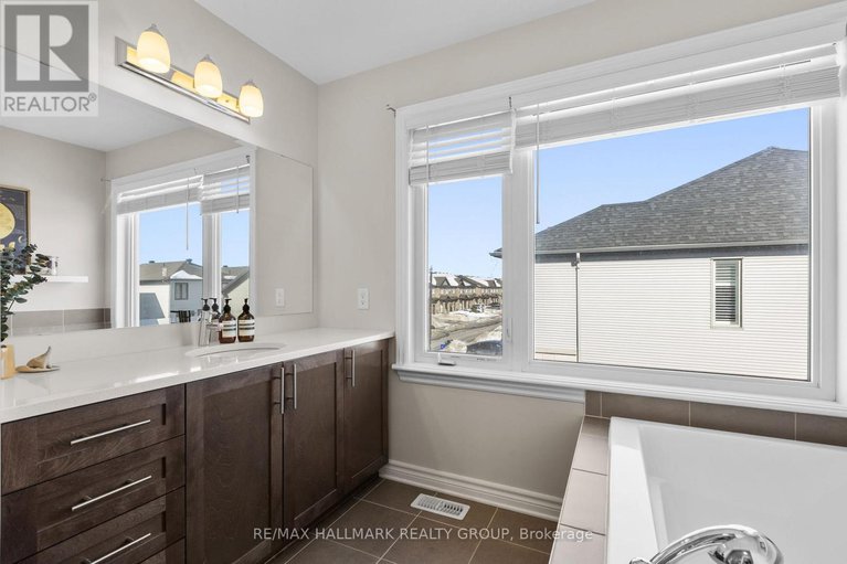 29403447/335-livery-street/emerald-meadowstrailwest/ottawa/ontario/K2V0B4_20