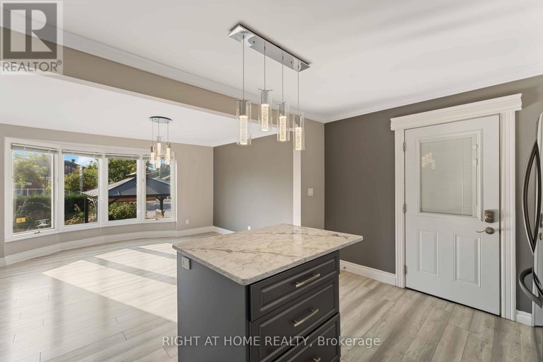 28502747/599-donald-street/overbrookcastle-heights/ottawa/ontario/K1K1L3_13
