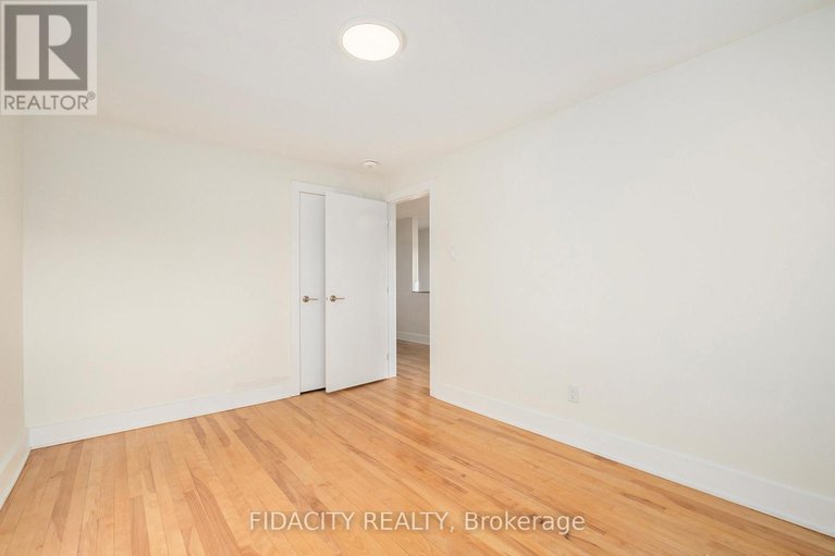 28516012/1030-maitland-avenue/braemar-park/ottawa/ontario/K2C2B6_17