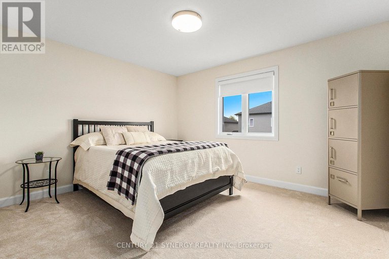28491813/612-geneva-crescent/embrun/russell/ontario/K0A1W0_20