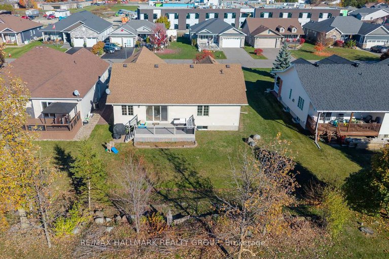 29042436/54-christie-lane/winchester/north-dundas/ontario/K0C2K0_40