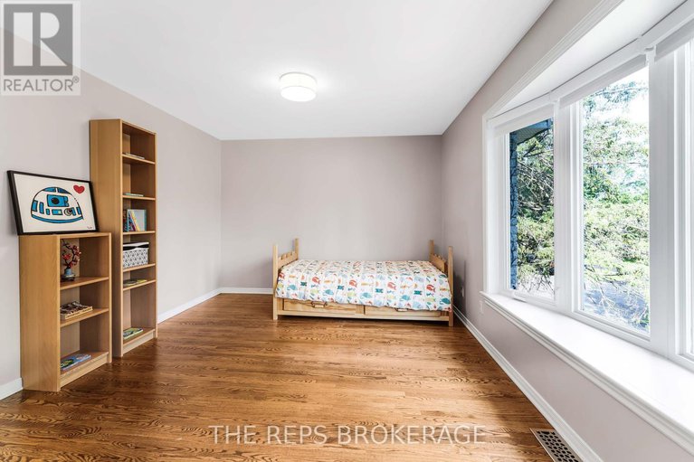 28788760/3062-upper-otterson-place/mooneys-bayrevelstoke/ottawa/ontario/K1V7B6_28