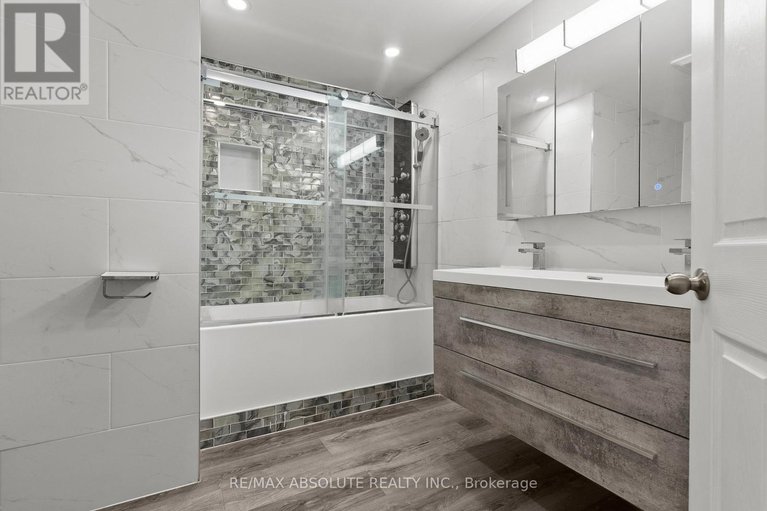 28975181/6-howard-court/hearts-desire/ottawa/ontario/K2J3Z8_23