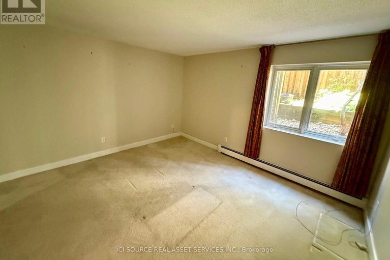 28977582/8-blue-moon-private/manor-park/ottawa/ontario/K1K4K6_11