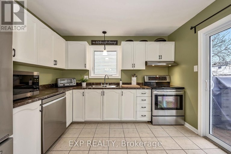 29607675/63-victor-street/stittsville-central/ottawa/ontario/K2S1H8_20