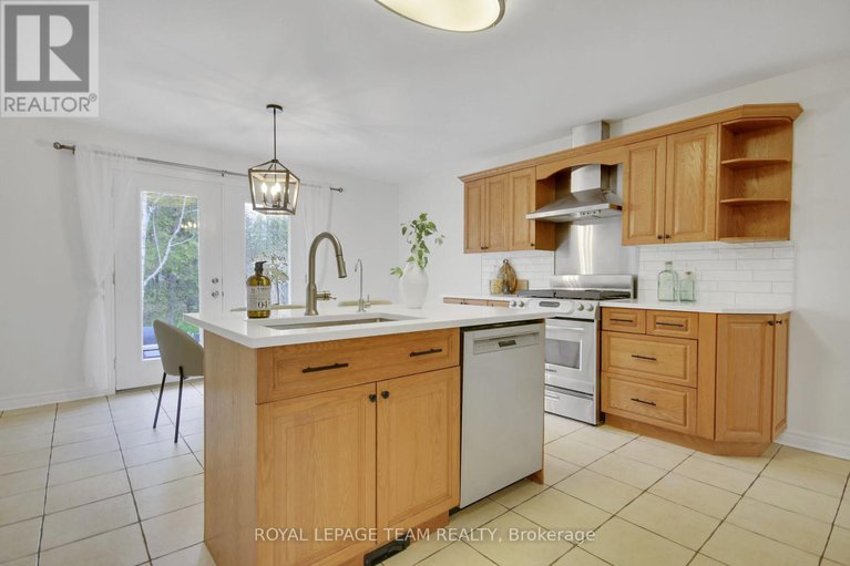 29064308/5719-stuewe-drive/manotick-east-to-manotick-station/ottawa/ontario/K4M1L2_10